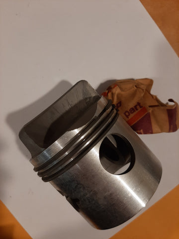 Mercury Piston (casting # 745-4973) with new rings 2.863" diameter